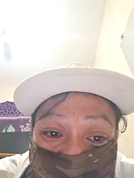 miicheele32 online show from January 2026 12:24:01 AM