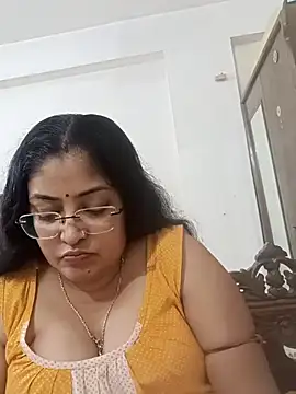 LAVERNIYA  online show from October 2025 12:06:01 PM