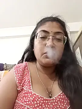 LAVERNIYA  online show from November 2025 12:38:02 PM