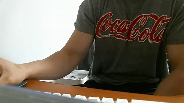 Stellan 0412 online show from March 2026 04:39:01 AM