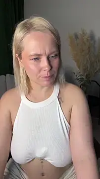 Snapshot of Charming_Daphny chatting on May 2026 06:54:02 AM Charming Daphny online show from May 2026 06:54:02 AM