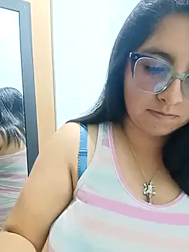 Snapshot of _Angelinaandrade_ chatting on October 2025 01:18:01 AM Angelinaandrade online show from October 2025 01:18:01 AM