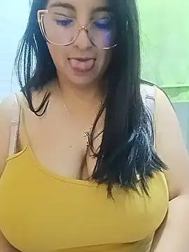 Snapshot of _Angelinaandrade_ chatting on July 2026 01:15:01 PM Angelinaandrade online show from July 2026 01:15:01 PM