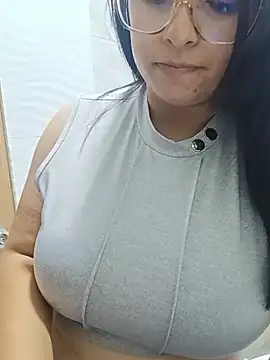 Snapshot of _Angelinaandrade_ chatting on July 2026 01:19:02 AM Angelinaandrade online show from July 2026 01:19:02 AM