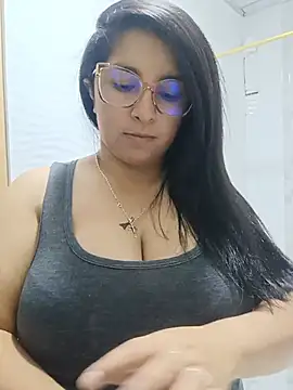 Snapshot of _Angelinaandrade_ chatting on July 2026 01:12:01 AM Angelinaandrade online show from July 2026 01:12:01 AM