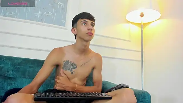Lucian Davi online show from February 2025 03:54:01 PM