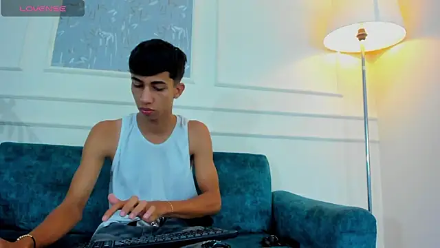 Lucian Davi online show from February 2025 12:05:02 PM