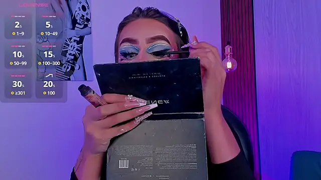 miah connor online show from October 2025 08:33:02 PM