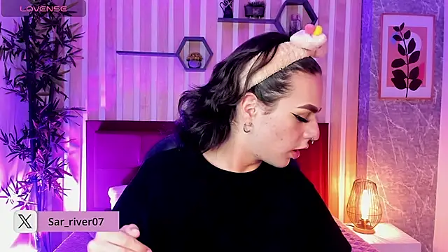 miah connor online show from November 2025 07:46:02 PM