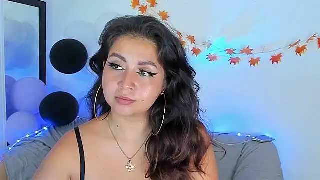 Snapshot of LiahDiaz chatting on December 2024 01:52:02 AM LiahDiaz online show from December 2024 01:52:02 AM