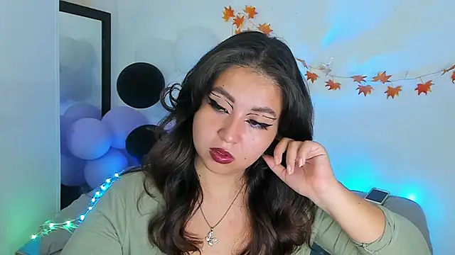 Snapshot of LiahDiaz chatting on December 2024 02:15:01 PM LiahDiaz online show from December 2024 02:15:01 PM