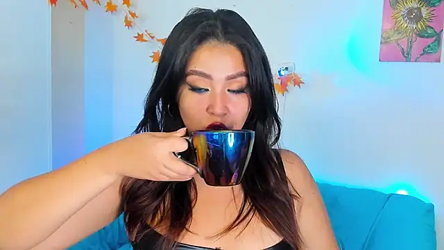 Snapshot of LiahDiaz chatting on December 2024 08:58:02 PM LiahDiaz online show from December 2024 08:58:02 PM