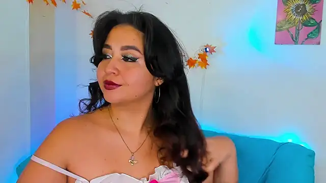 Snapshot of LiahDiaz chatting on December 2024 08:49:01 PM LiahDiaz online show from December 2024 08:49:01 PM