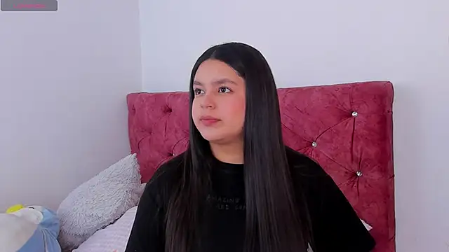 skyhotgirll online show from April 2026 06:38:01 PM