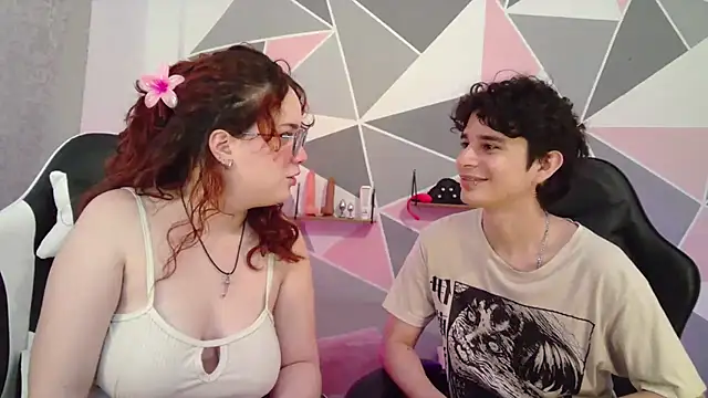 AndrewAnndCherry online show from April 2026 09:08:02 PM