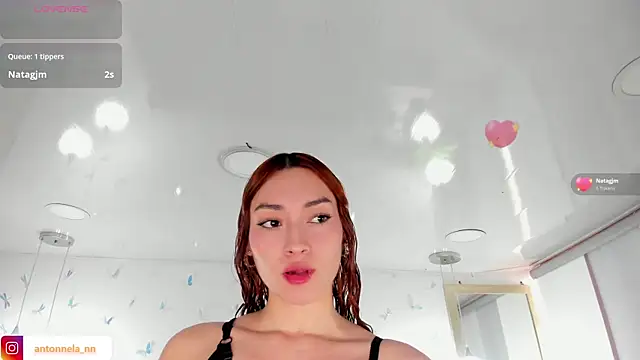 Snapshot of _Antonnela_ chatting on February 2026 02:17:02 PM Antonnela online show from February 2026 02:17:02 PM