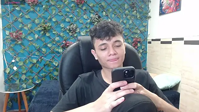 Waturox online show from February 2025 08:02:02 PM