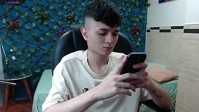 Waturox online show from February 2025 07:27:01 PM