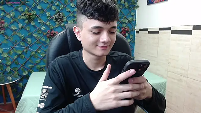 Waturox online show from February 2025 07:03:01 PM