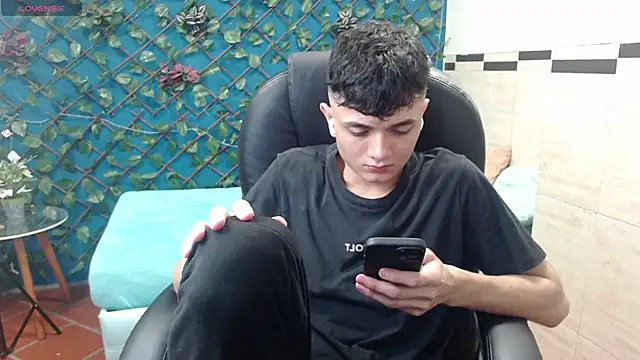 Waturox online show from March 2025 06:58:02 PM