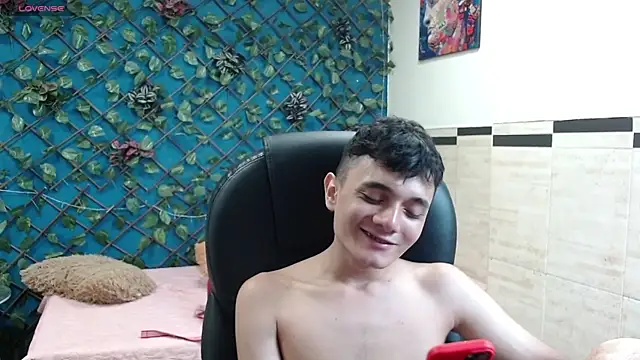 Waturox online show from October 2025 07:15:01 PM