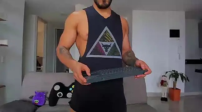 Snapshot of Alexander_Martines chatting on December 2024 05:03:01 PM Alexander Martines online show from December 2024 05:03:01 PM