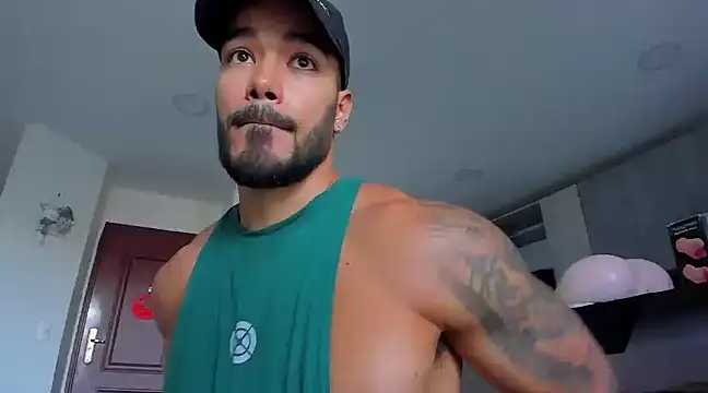 Snapshot of Alexander_Martines chatting on January 2025 10:05:01 PM Alexander Martines online show from January 2025 10:05:01 PM