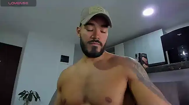 Snapshot of Alexander_Martines chatting on February 2025 11:11:01 PM Alexander Martines online show from February 2025 11:11:01 PM