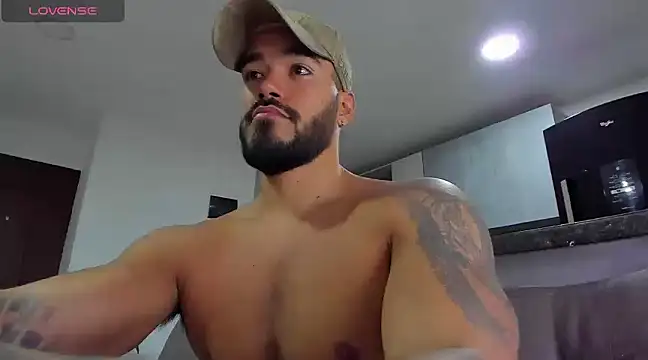 Snapshot of Alexander_Martines chatting on February 2025 10:54:01 PM Alexander Martines online show from February 2025 10:54:01 PM