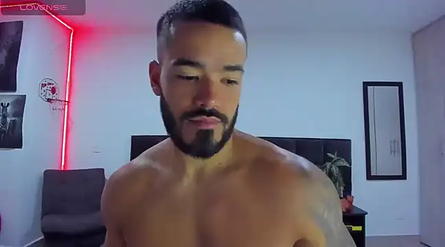Snapshot of Alexander_Martines chatting on February 2025 11:26:01 PM Alexander Martines online show from February 2025 11:26:01 PM