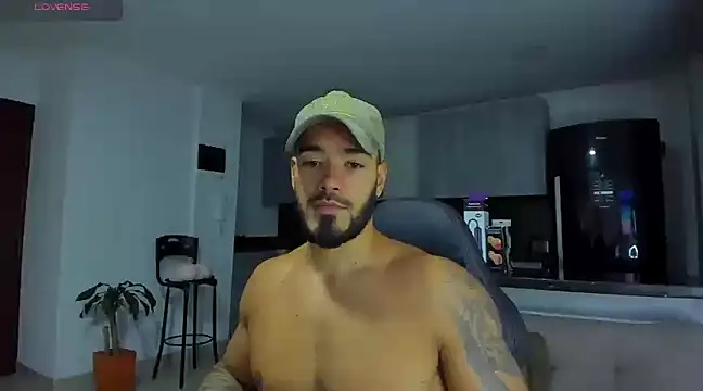 Snapshot of Alexander_Martines chatting on March 2025 12:27:01 AM Alexander Martines online show from March 2025 12:27:01 AM