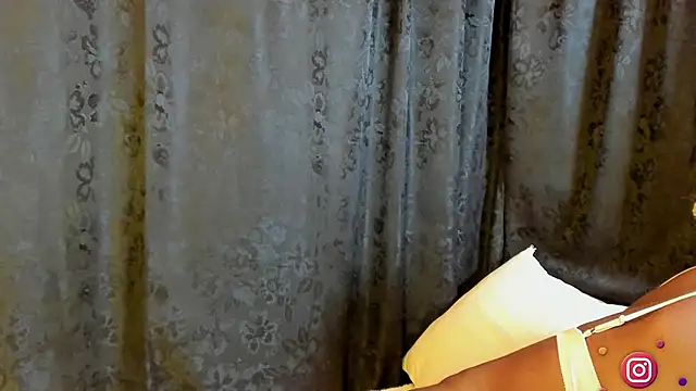 MiaKnox online show from January 2026 12:02:01 AM