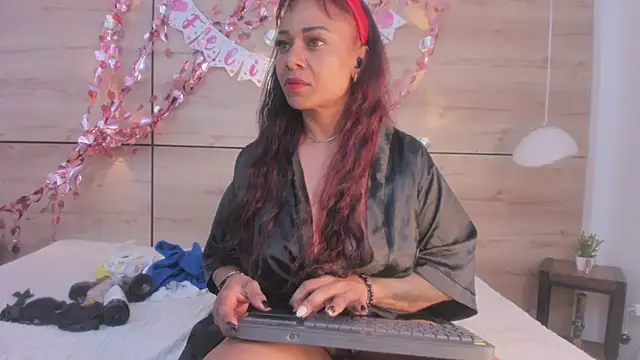 martina touss online show from February 2026 12:45:02 PM