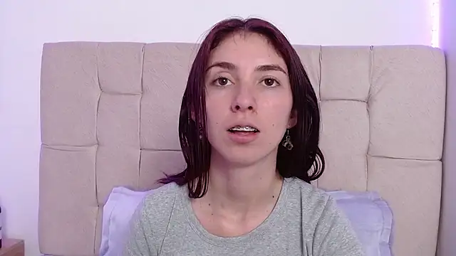 mildre303av online show from December 2024 08:00:02 PM
