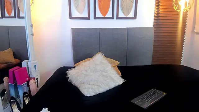 Scarleth swann online show from October 2025 11:41:02 AM