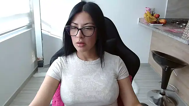 Charlotte cute18 online show from January 2026 04:31:02 PM