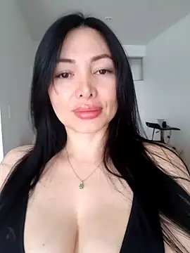 Snapshot of _monicab chatting on March 2025 01:05:02 PM monicab online show from March 2025 01:05:02 PM