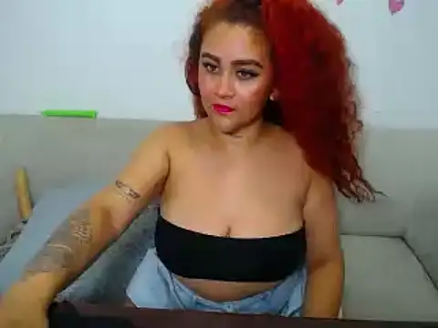 Snapshot of loly_bigbooty4u chatting on December 2024 08:23:02 AM loly bigbooty4u online show from December 2024 08:23:02 AM