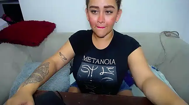 Snapshot of loly_bigbooty4u chatting on December 2024 08:15:02 PM loly bigbooty4u online show from December 2024 08:15:02 PM