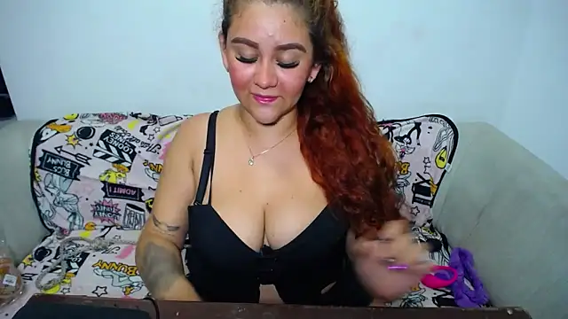 Snapshot of loly_bigbooty4u chatting on January 2025 04:01:01 AM loly bigbooty4u online show from January 2025 04:01:01 AM