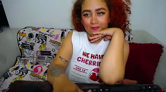 Snapshot of loly_bigbooty4u chatting on January 2025 04:20:01 AM loly bigbooty4u online show from January 2025 04:20:01 AM