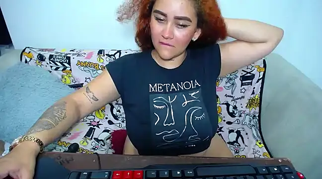 Snapshot of loly_bigbooty4u chatting on January 2025 03:25:02 AM loly bigbooty4u online show from January 2025 03:25:02 AM