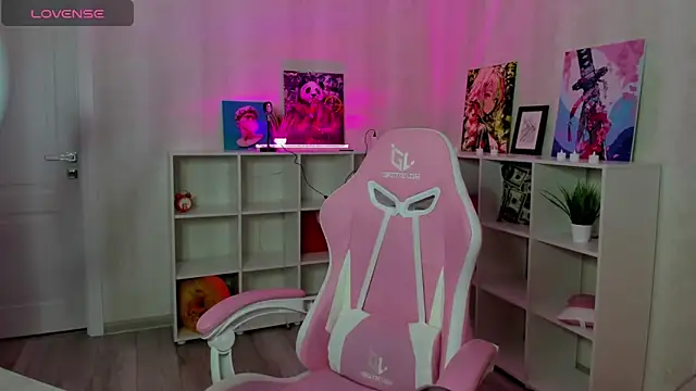 Stacey Brown online show from December 2024 01:03:01 AM