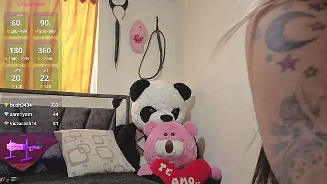 Hotsamantamature online show from September 2025 09:26:02 PM