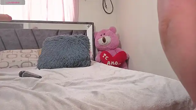 Hotsamantamature online show from March 2026 03:06:01 PM