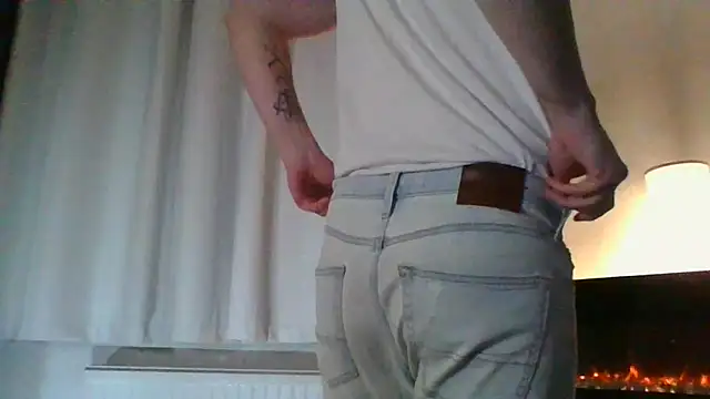 Snapshot of Fit4fun24 chatting on November 2025 10:53:02 PM Fit4fun24 online show from November 2025 10:53:02 PM