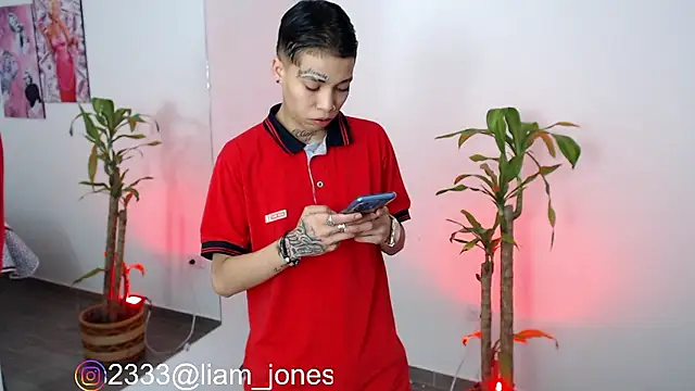 Snapshot of Jonesliam23 chatting on December 2024 07:01:02 PM Jonesliam23 online show from December 2024 07:01:02 PM