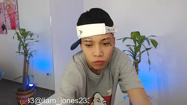 Snapshot of Jonesliam23 chatting on December 2024 06:37:01 PM Jonesliam23 online show from December 2024 06:37:01 PM