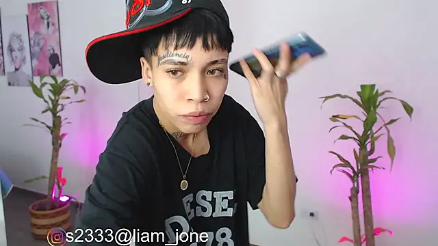 Snapshot of Jonesliam23 chatting on December 2024 07:19:02 PM Jonesliam23 online show from December 2024 07:19:02 PM