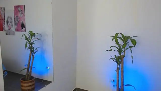 Snapshot of Jonesliam23 chatting on December 2024 07:42:01 PM Jonesliam23 online show from December 2024 07:42:01 PM